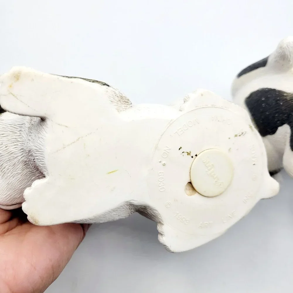 Cat Figurines Vintage Kitschy Art Line Black and White Knuck Knacks Lot Of 2 90s